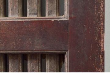 アンティーク建具　総欅(ケヤキ)材　堂々とした佇まいが存在感を放つ格子蔵戸1枚(玄関戸、格子戸、引き戸)(R-079634)