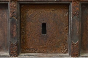 アンティーク建具　総欅(ケヤキ)材　堂々とした佇まいが存在感を放つ格子蔵戸1枚(玄関戸、格子戸、引き戸)(R-079634)