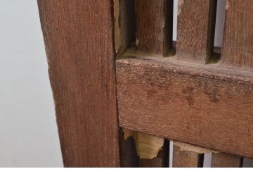 アンティーク建具　総欅(ケヤキ)材　堂々とした佇まいが存在感を放つ格子蔵戸1枚(玄関戸、格子戸、引き戸)(R-079634)