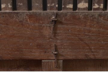アンティーク建具　総欅(ケヤキ)材　堂々とした佇まいが存在感を放つ格子蔵戸1枚(玄関戸、格子戸、引き戸)(R-079634)