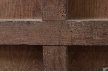 アンティーク建具　総欅(ケヤキ)材　堂々とした佇まいが存在感を放つ格子蔵戸1枚(玄関戸、格子戸、引き戸)(R-079634)