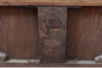 アンティーク建具　厚手!!　総欅(ケヤキ)材　新潟産　味わい深い木の風合いが魅力的な蔵戸1枚(引き戸、玄関戸)(R-079635)