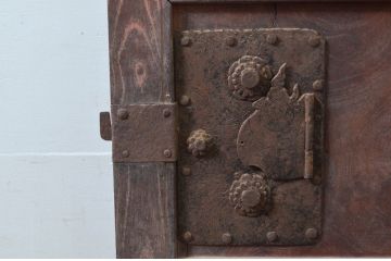アンティーク建具　上手物!!　北陸産　総欅(ケヤキ)材　和の空間を高める格子蔵戸1枚(格子戸、引き戸、玄関戸)(R-079636)