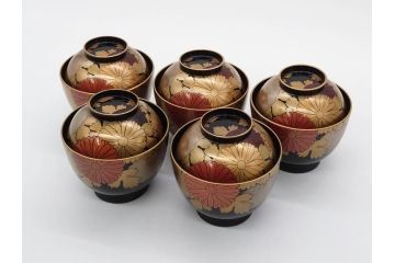輪島塗　蒔絵　吸物椀　金彩の艶やかなデザインが見事なお椀5客セット(菊、牡丹、花、木製、漆器、漆芸、金彩、和食器、蓋付き)(R-079643)
