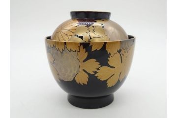 輪島塗　蒔絵　吸物椀　金彩の艶やかなデザインが見事なお椀5客セット(菊、牡丹、花、木製、漆器、漆芸、金彩、和食器、蓋付き)(R-079643)