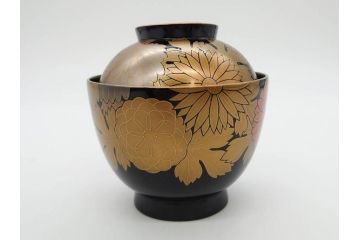輪島塗　蒔絵　吸物椀　金彩の艶やかなデザインが見事なお椀5客セット(菊、牡丹、花、木製、漆器、漆芸、金彩、和食器、蓋付き)(R-079643)