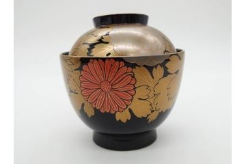 輪島塗　蒔絵　吸物椀　金彩の艶やかなデザインが見事なお椀5客セット(菊、牡丹、花、木製、漆器、漆芸、金彩、和食器、蓋付き)(R-079643)