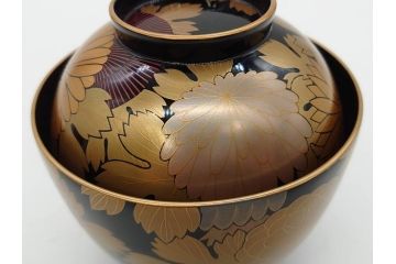 輪島塗　蒔絵　吸物椀　金彩の艶やかなデザインが見事なお椀5客セット(菊、牡丹、花、木製、漆器、漆芸、金彩、和食器、蓋付き)(R-079643)