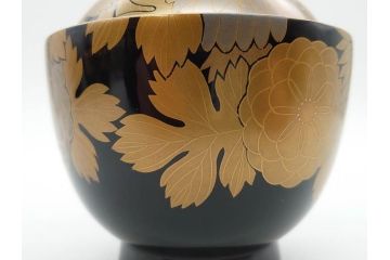 輪島塗　蒔絵　吸物椀　金彩の艶やかなデザインが見事なお椀5客セット(菊、牡丹、花、木製、漆器、漆芸、金彩、和食器、蓋付き)(R-079643)