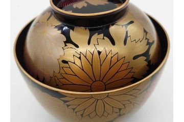 輪島塗　蒔絵　吸物椀　金彩の艶やかなデザインが見事なお椀5客セット(菊、牡丹、花、木製、漆器、漆芸、金彩、和食器、蓋付き)(R-079643)