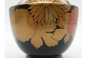 輪島塗　蒔絵　吸物椀　金彩の艶やかなデザインが見事なお椀5客セット(菊、牡丹、花、木製、漆器、漆芸、金彩、和食器、蓋付き)(R-079643)