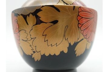 輪島塗　蒔絵　吸物椀　金彩の艶やかなデザインが見事なお椀5客セット(菊、牡丹、花、木製、漆器、漆芸、金彩、和食器、蓋付き)(R-079643)