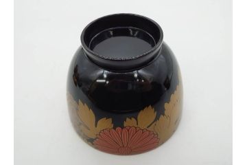 輪島塗　蒔絵　吸物椀　金彩の艶やかなデザインが見事なお椀5客セット(菊、牡丹、花、木製、漆器、漆芸、金彩、和食器、蓋付き)(R-079643)