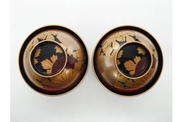 輪島塗　蒔絵　吸物椀　金彩の艶やかなデザインが見事なお椀5客セット(菊、牡丹、花、木製、漆器、漆芸、金彩、和食器、蓋付き)(R-079643)