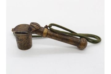 古銅　彫金　家紋　獅子　トンボ　細かな細工に惹かれる矢立(ライオン、とんぼ、蜻蛉、書道具、筆記用具、文具、携帯用)(R-079646)