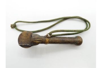 古銅　彫金　家紋　獅子　トンボ　細かな細工に惹かれる矢立(ライオン、とんぼ、蜻蛉、書道具、筆記用具、文具、携帯用)(R-079646)