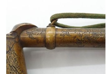 古銅　彫金　家紋　獅子　トンボ　細かな細工に惹かれる矢立(ライオン、とんぼ、蜻蛉、書道具、筆記用具、文具、携帯用)(R-079646)