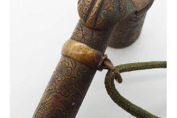 古銅　彫金　家紋　獅子　トンボ　細かな細工に惹かれる矢立(ライオン、とんぼ、蜻蛉、書道具、筆記用具、文具、携帯用)(R-079646)