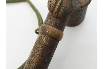 古銅　彫金　家紋　獅子　トンボ　細かな細工に惹かれる矢立(ライオン、とんぼ、蜻蛉、書道具、筆記用具、文具、携帯用)(R-079646)