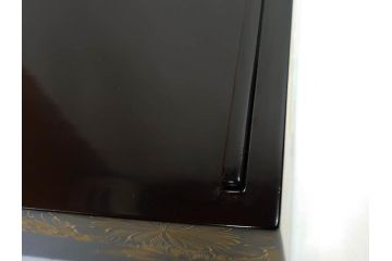 山元清巧堂造　輪島塗　布着本堅地　漆器　木製　沈金　蝶　緻密なデザインが見事な五段重(菊、花、ちょう、重箱、お重、和食器、漆器磨き付き、共箱付き)(R-079653)