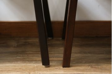 中古　星野民芸(星野民藝)　桜材　個性的なデザインが存在感を放つダイニングチェア4脚セット(板座チェア、アームレスチェア、椅子、イス、バラ売り可能)(R-079662)