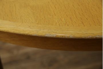 北欧ビンテージ　オーク材　シンプルなデザインが取り入れやすい丸テーブル(ラウンドテーブル、円卓、4人掛け、4P、食卓、ダイニングテーブル、ヴィンテージ)(R-079663)