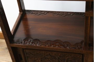 中古　美品　伝統工芸・軽井沢彫り　桜の彫り装飾を存分に楽しめるおすすめの飾り棚(茶棚、違い棚、収納棚、戸棚、引き出し)(R-079665)