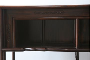 和製ビンテージ　美品!!　高級品　希少な大型サイズ　六尺　シャム柿(ジリコテ)材　上品な佇まいで和の雰囲気を引き立てる飾り棚(茶棚、収納棚、戸棚、違い棚、ヴィンテージ)(R-079666)