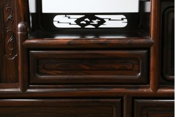和製ビンテージ　美品!!　高級品　希少な大型サイズ　六尺　シャム柿(ジリコテ)材　上品な佇まいで和の雰囲気を引き立てる飾り棚(茶棚、収納棚、戸棚、違い棚、ヴィンテージ)(R-079666)