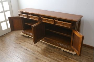 中古　美品　バロッサバレンティ(VARO,S.A. VALENTI)　クラシカルなデザインが魅力的なサイドボード(収納棚、戸棚、キャビネット)(定価約150万円)(R-079667)