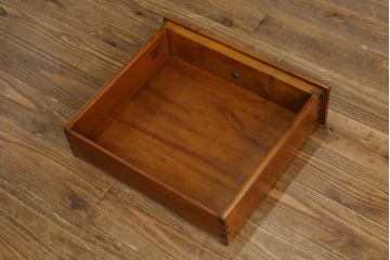 中古　美品　バロッサバレンティ(VARO,S.A. VALENTI)　クラシカルなデザインが魅力的なサイドボード(収納棚、戸棚、キャビネット)(定価約150万円)(R-079667)