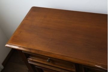 中古　美品　バロッサバレンティ(VARO,S.A. VALENTI)　クラシカルなデザインが魅力的なサイドボード(収納棚、戸棚、キャビネット)(定価約150万円)(R-079667)