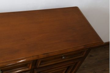 中古　美品　バロッサバレンティ(VARO,S.A. VALENTI)　クラシカルなデザインが魅力的なサイドボード(収納棚、戸棚、キャビネット)(定価約150万円)(R-079667)