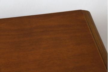 中古　美品　バロッサバレンティ(VARO,S.A. VALENTI)　クラシカルなデザインが魅力的なサイドボード(収納棚、戸棚、キャビネット)(定価約150万円)(R-079667)
