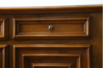 中古　美品　VARO,S.A. VALENTI(バロッサバレンティ)　クラシカルなデザインのサイドボード　定価約150万円　(R-079667)