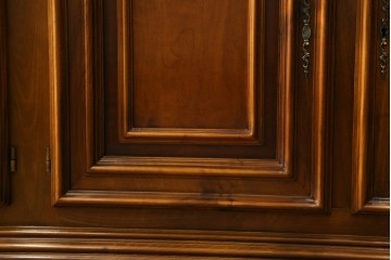 中古　美品　VARO,S.A. VALENTI(バロッサバレンティ)　クラシカルなデザインのサイドボード　定価約150万円　(R-079667)