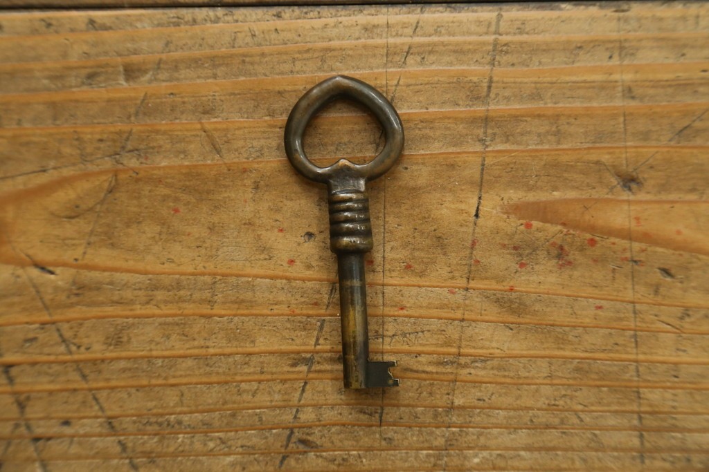 中古　美品　VARO,S.A. VALENTI(バロッサバレンティ)　クラシカルなデザインのサイドボード　定価約150万円　(R-079667)