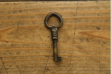 中古　美品　VARO,S.A. VALENTI(バロッサバレンティ)　クラシカルなデザインのサイドボード　定価約150万円　(R-079667)