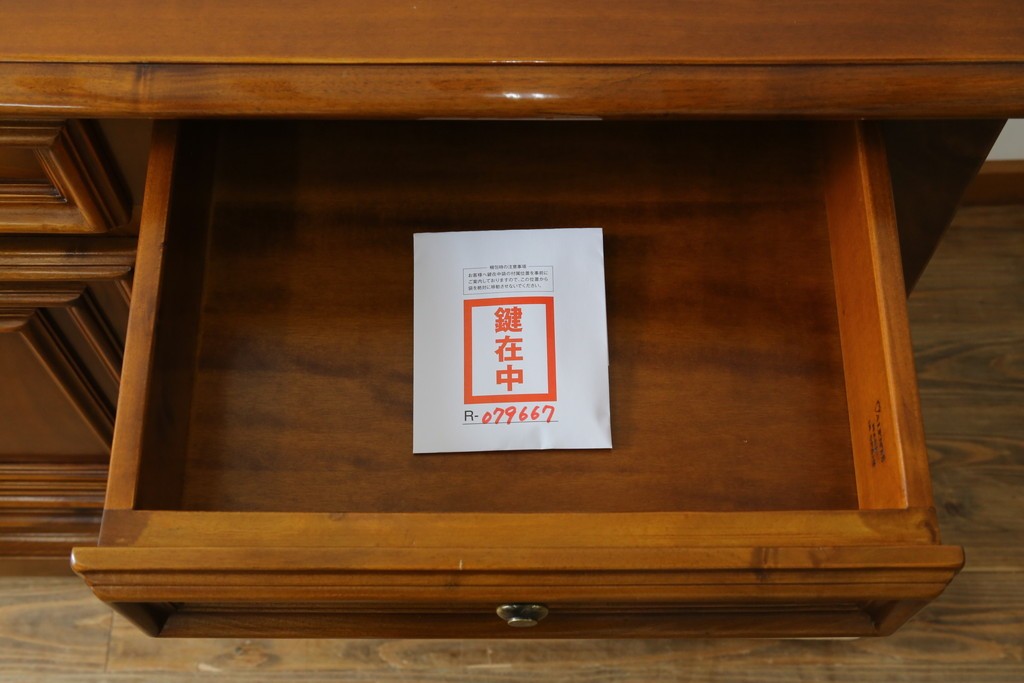中古　美品　VARO,S.A. VALENTI(バロッサバレンティ)　クラシカルなデザインのサイドボード　定価約150万円　(R-079667)