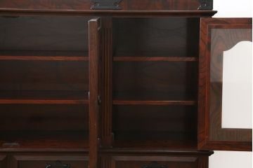 中古　美品!!　岩谷堂箪笥　美しい木目と存在感のある金具が目を惹くサイドボード(収納棚、戸棚、サイドキャビネット、ガラス戸棚、引き出し)(定価約100万円)(R-079668)