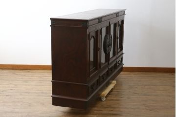 中古　美品!!　岩谷堂箪笥　美しい木目と存在感のある金具が目を惹くサイドボード(収納棚、戸棚、サイドキャビネット、ガラス戸棚、引き出し)(定価約100万円)(R-079668)