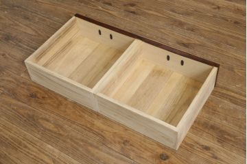 中古　美品!!　岩谷堂箪笥　美しい木目と存在感のある金具が目を惹くサイドボード(収納棚、戸棚、サイドキャビネット、ガラス戸棚、引き出し)(定価約100万円)(R-079668)
