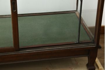 イギリスアンティーク　シンプルなデザインが取り入れやすいカウンターガラスケース(Gケース、ショーケース、ディスプレイケース、コレクションケース、飾り棚、収納棚、戸棚、陳列棚、店舗什器、英国)(R-079669)