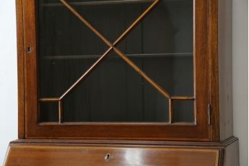 イギリスアンティーク　マホガニー材　クラシカルな雰囲気を漂わせる細身のビューローブックケース(ライティングビューロー、簿記机、引き出し、収納棚、戸棚、引き出し、在宅用デスク、在宅ワーク、在宅用、英国)(R-079670)