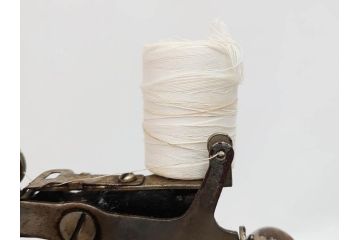 LEAD(リード)　Lead Machine　手回し　小振り　レトロな佇まいのミシン(小型、卓上、ハンドクラフト、手工芸、収納ケース付き)(R-079676)