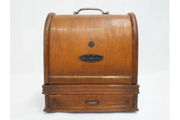LEAD(リード)　Lead Machine　手回し　小振り　レトロな佇まいのミシン(小型、卓上、ハンドクラフト、手工芸、収納ケース付き)(R-079676)