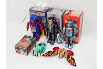 ビリケン商会 モスラ/メディコムトイ ジャイアントロボ　TERMINATOR2(ターミネーター2) T-800/X-27 EXPLORER/一晃 SPARKY ROBOT(スパーキーロボット)　ブリキのおもちゃ5点セット(ゼンマイ歩行、バトルダメージ、フィギュア、人形、玩具、特撮、外箱付き)(R-079677)