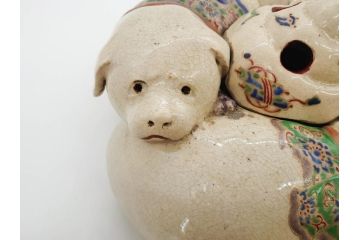 明治期　時代物　清水六兵衛　京焼　在銘作家物　犬の微笑ましい表情に心が癒される香炉(イヌ、仏具、茶道具、裏印、外箱付き)(R-079683)