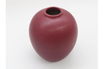 陶雅堂　辰砂　趣ある深紅色が目を引く壷(小森忍、中国、大連、壺、つぼ、花器、花入、花生、共箱付き、裏印、中国美術)(R-079684)