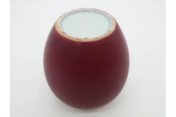 陶雅堂　辰砂　趣ある深紅色が目を引く壷(小森忍、中国、大連、壺、つぼ、花器、花入、花生、共箱付き、裏印、中国美術)(R-079684)